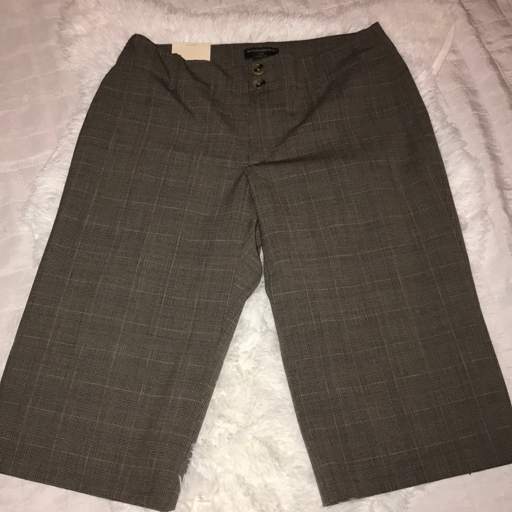 🚫SOLD🚫Banana Republic Capri Shorts/Pants